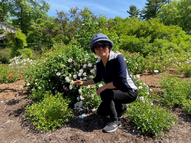 Changhong Shi headshot